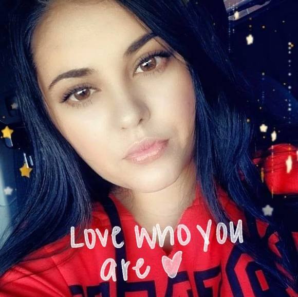 Meet your Posher, Christina - Picture 1 of 1